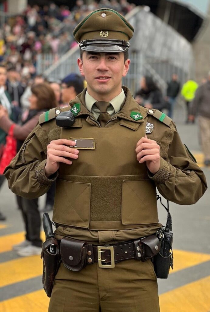 Chilean Police Officers Wear1