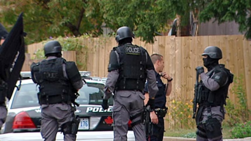 Inside Canadian Police Uniforms4