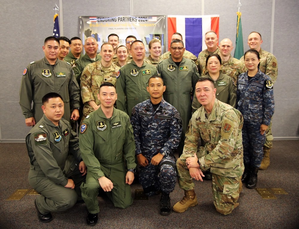 Military Uniforms of Thailand7