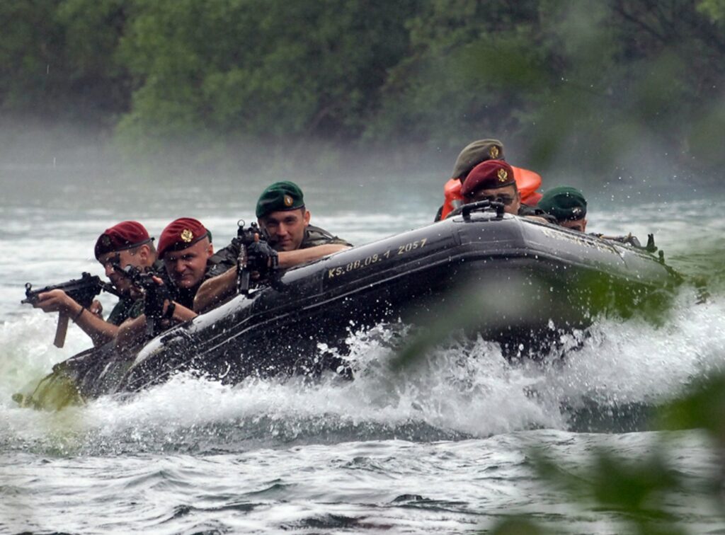 Modern Greek Military Uniforms7