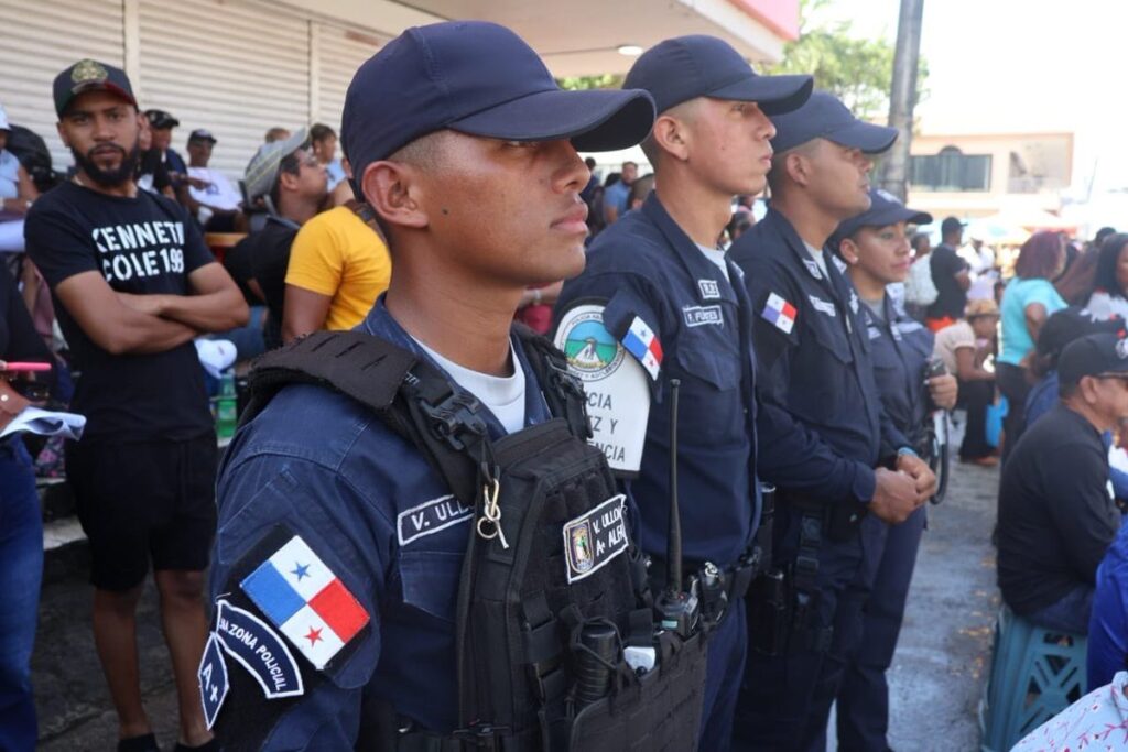 Panamanian Police Uniforms6