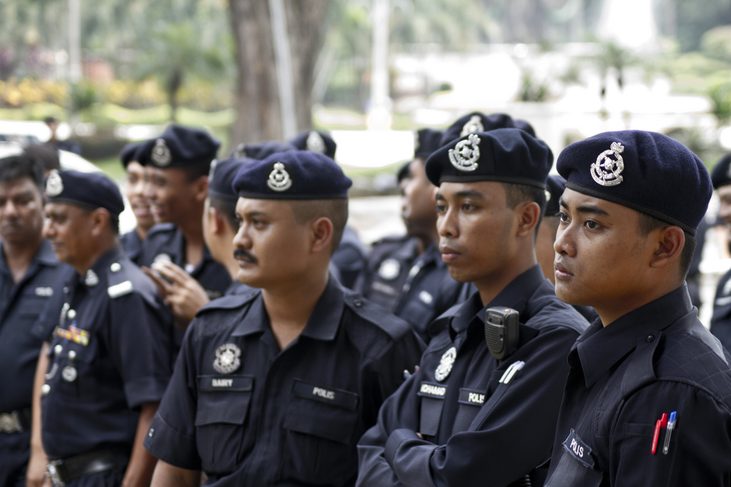 Malaysian Police Uniforms13