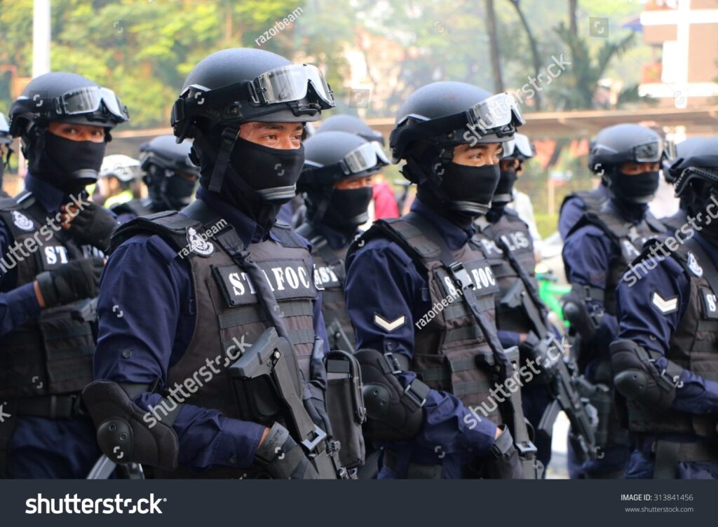 Malaysian Police Uniforms8