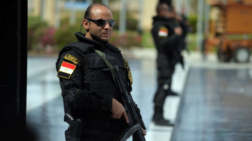 Egyptian Police Uniform9