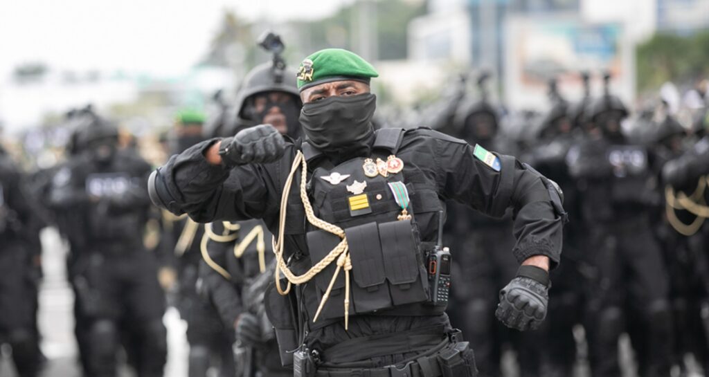 Gabonese police uniform6