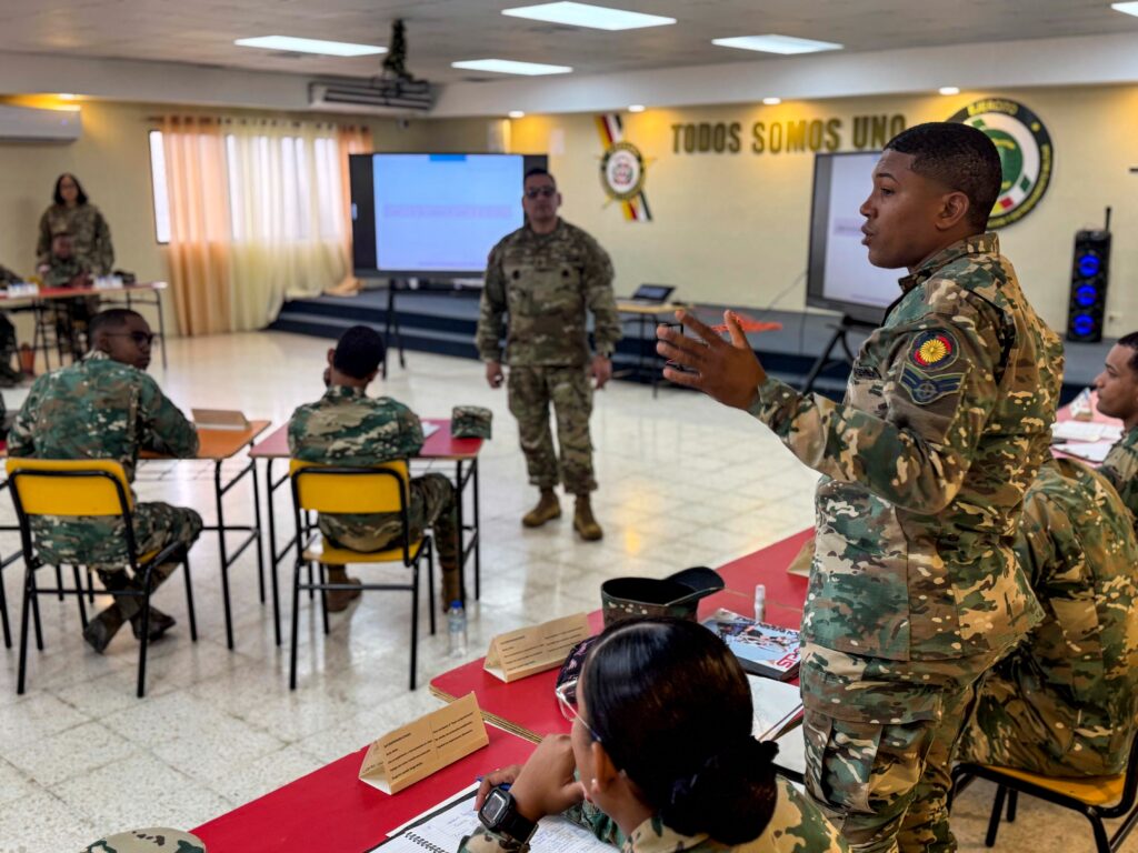 Military Uniforms of the Dominican Republic3